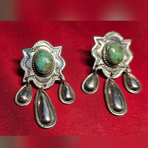 Native American Jewelry - Vintage Native American Navajo turquoise and sterling silver dangle earrings